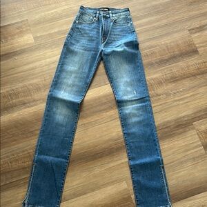 Blue Skinny Jeans with Faded Look and Classic Denim Style